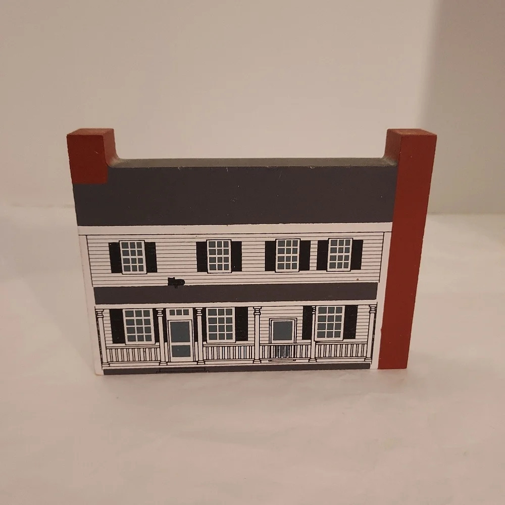 Vintage 1991 The Cat's Meow Miller - Claytor House Shelf Sitter